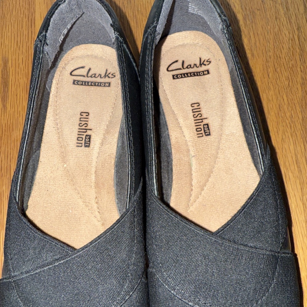 Clarks Collection Cushion Soft Black Leather Slip On Loafers Flats Womens 7 M - Picture 6 of 8